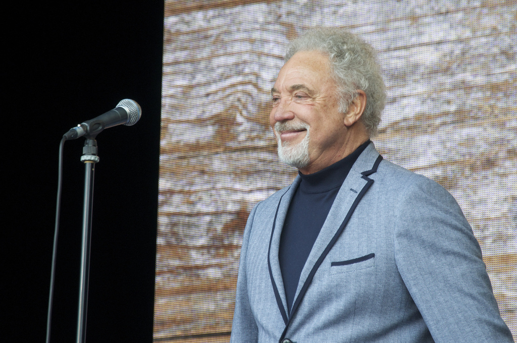 Tom Jones to Play the North of Wales