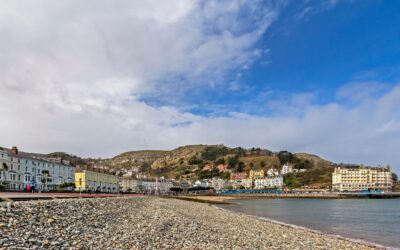 How to Choose the Right Seafront Hotel in Llandudno